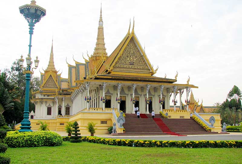 Cung điện hoàng gia